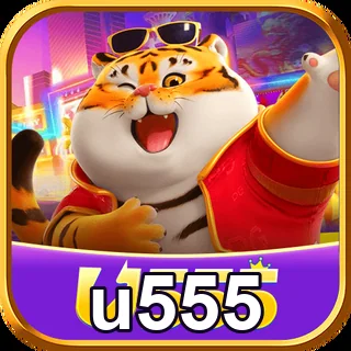 Jogador desfrutando slots temáticos no u555